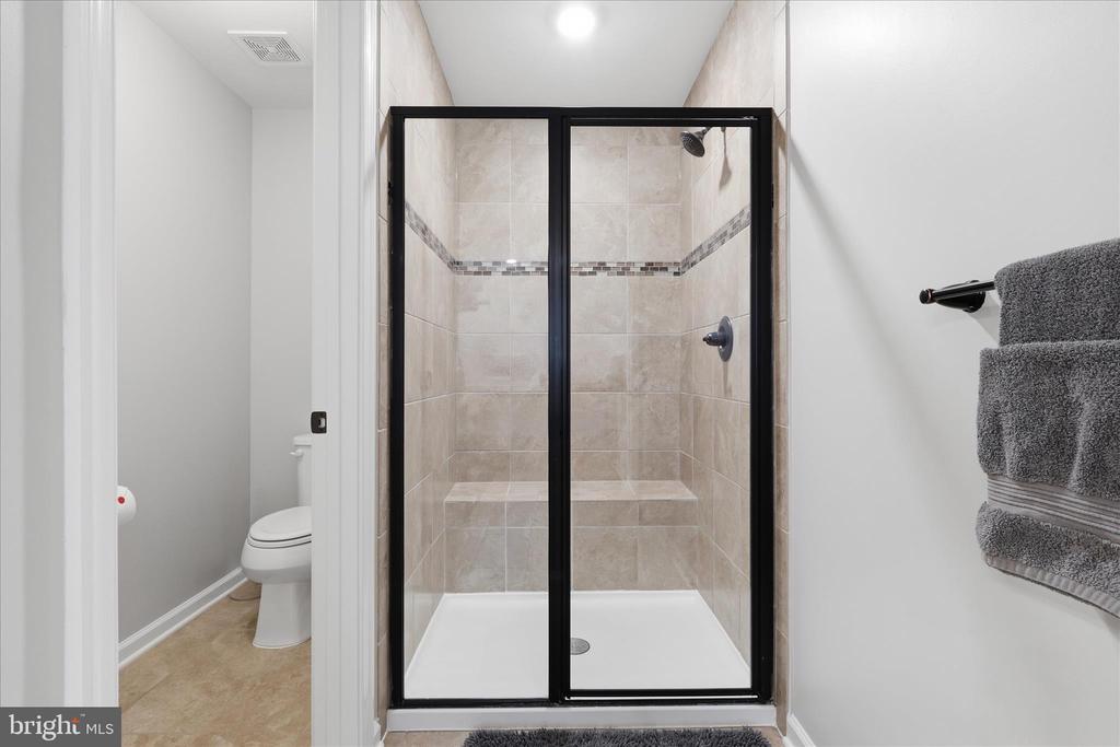 7804 HERMITAGE DR, FREDERICKSBURG, Virginia 22407, 6 Bedrooms Bedrooms, ,5 BathroomsBathrooms,Residential,7804 HERMITAGE DR,VASP2041174 MLS # VASP2041174