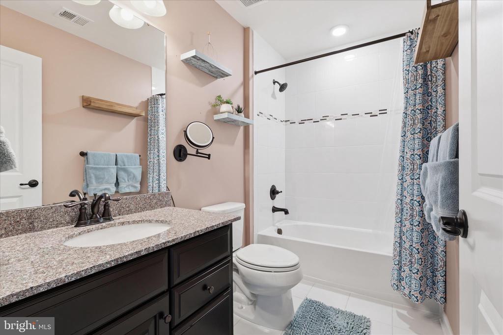 7804 HERMITAGE DR, FREDERICKSBURG, Virginia 22407, 6 Bedrooms Bedrooms, ,5 BathroomsBathrooms,Residential,7804 HERMITAGE DR,VASP2041174 MLS # VASP2041174