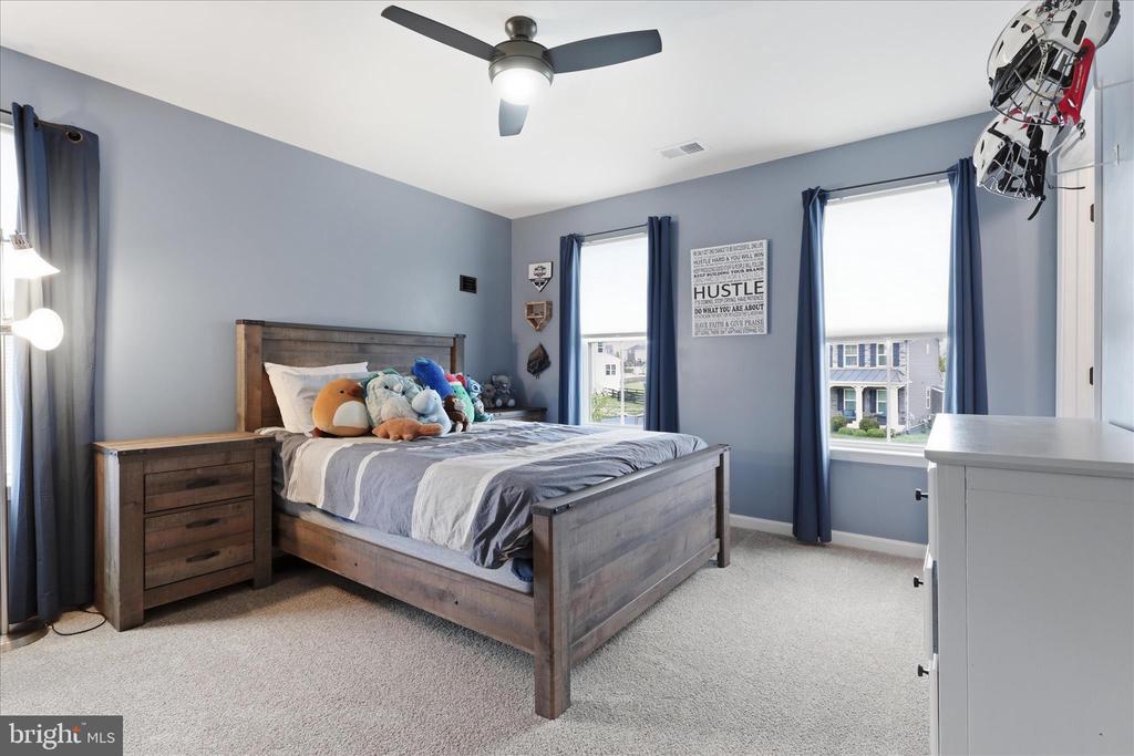 7804 HERMITAGE DR, FREDERICKSBURG, Virginia 22407, 6 Bedrooms Bedrooms, ,5 BathroomsBathrooms,Residential,7804 HERMITAGE DR,VASP2041174 MLS # VASP2041174