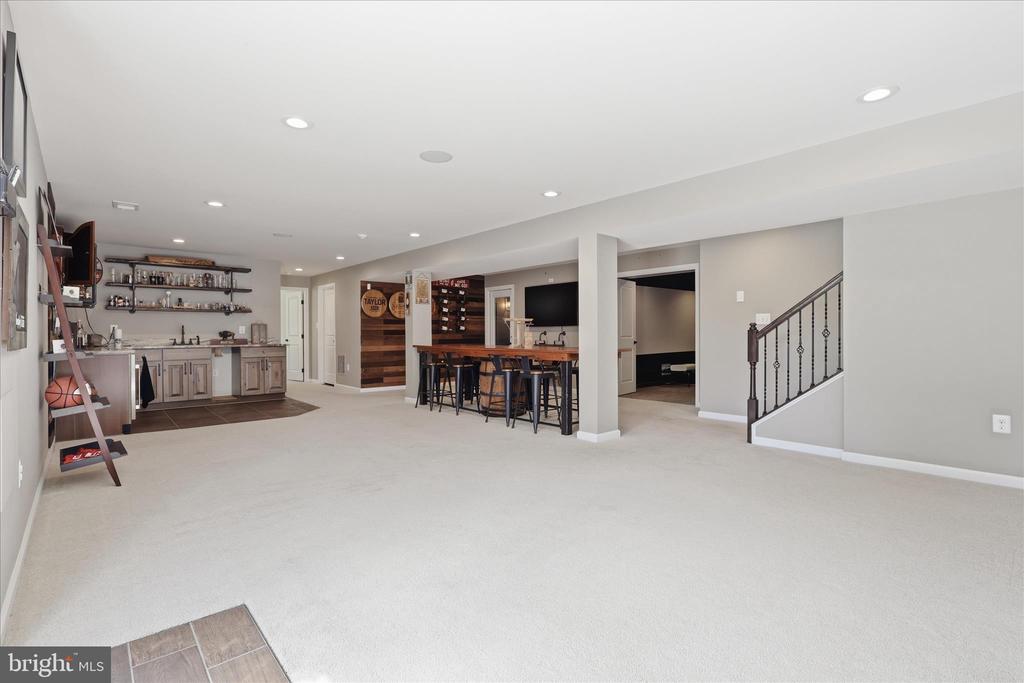 7804 HERMITAGE DR, FREDERICKSBURG, Virginia 22407, 6 Bedrooms Bedrooms, ,5 BathroomsBathrooms,Residential,7804 HERMITAGE DR,VASP2041174 MLS # VASP2041174