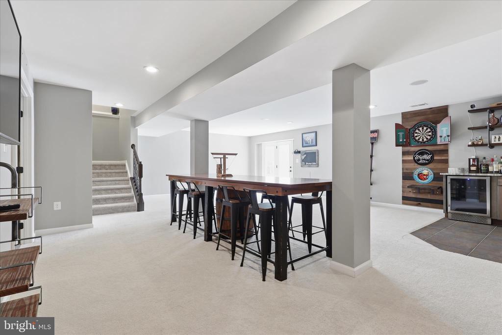 7804 HERMITAGE DR, FREDERICKSBURG, Virginia 22407, 6 Bedrooms Bedrooms, ,5 BathroomsBathrooms,Residential,7804 HERMITAGE DR,VASP2041174 MLS # VASP2041174