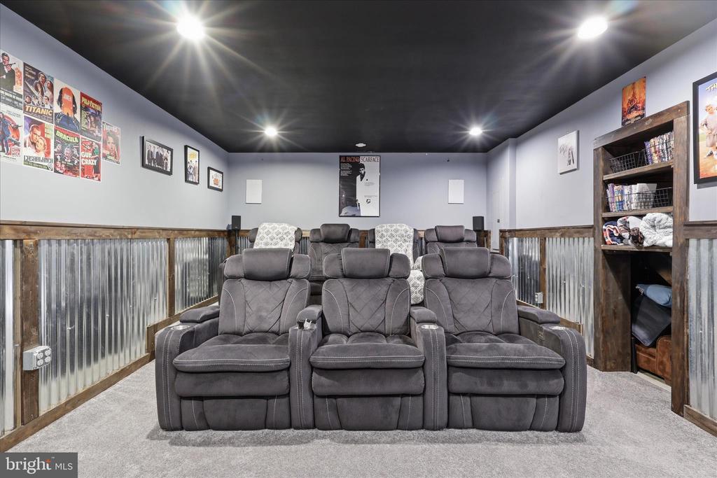 7804 HERMITAGE DR, FREDERICKSBURG, Virginia 22407, 6 Bedrooms Bedrooms, ,5 BathroomsBathrooms,Residential,7804 HERMITAGE DR,VASP2041174 MLS # VASP2041174