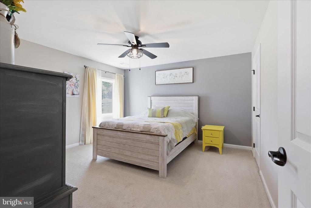 7804 HERMITAGE DR, FREDERICKSBURG, Virginia 22407, 6 Bedrooms Bedrooms, ,5 BathroomsBathrooms,Residential,7804 HERMITAGE DR,VASP2041174 MLS # VASP2041174