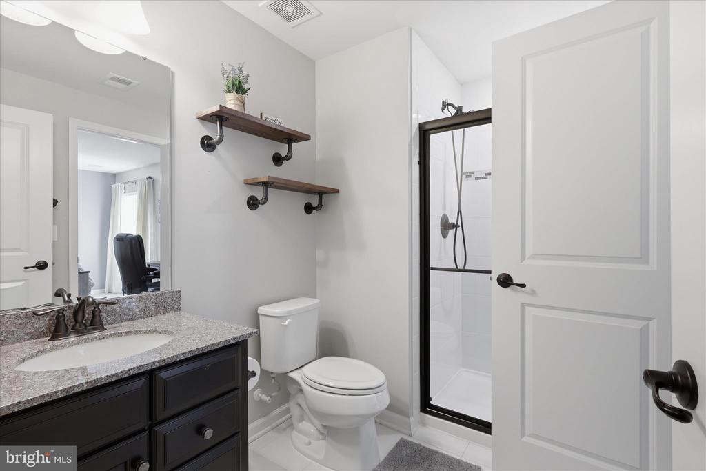 7804 HERMITAGE DR, FREDERICKSBURG, Virginia 22407, 6 Bedrooms Bedrooms, ,5 BathroomsBathrooms,Residential,7804 HERMITAGE DR,VASP2041174 MLS # VASP2041174