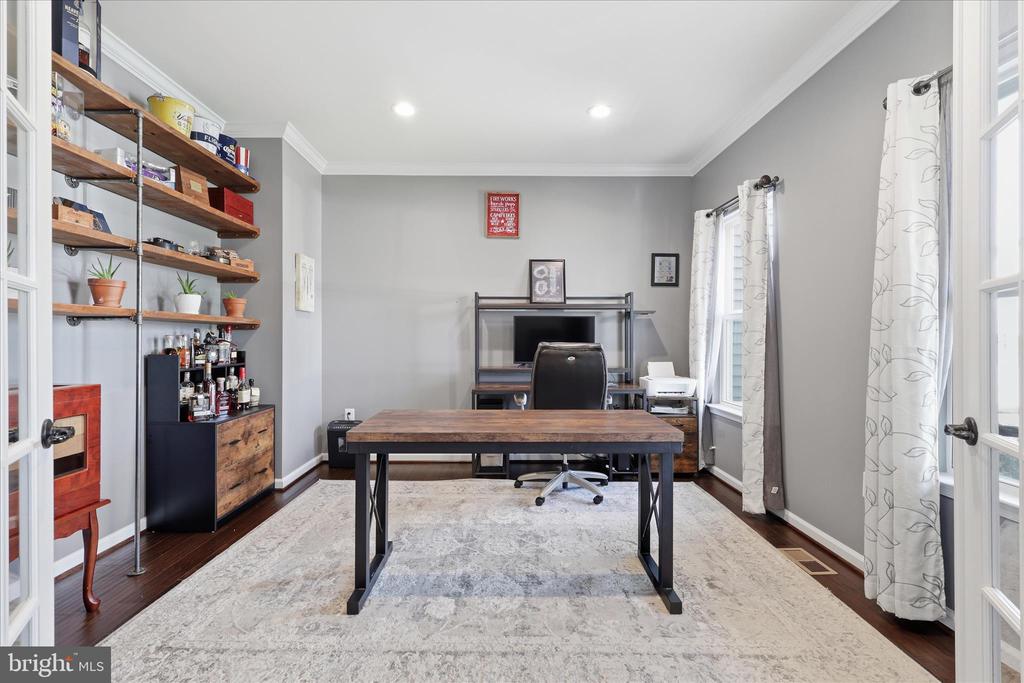 7804 HERMITAGE DR, FREDERICKSBURG, Virginia 22407, 6 Bedrooms Bedrooms, ,5 BathroomsBathrooms,Residential,7804 HERMITAGE DR,VASP2041174 MLS # VASP2041174