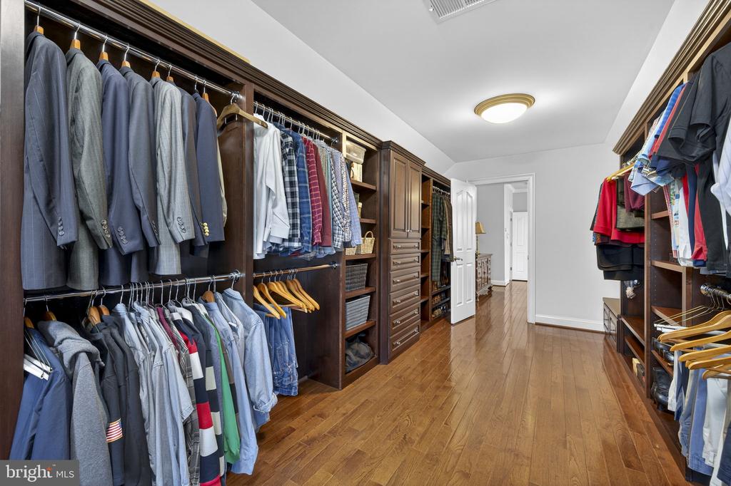 8485 ROGUES RD, WARRENTON, Virginia 20187, 4 Bedrooms Bedrooms, ,4 BathroomsBathrooms,Residential,8485 ROGUES RD,VAFQ2021674 MLS # VAFQ2021674