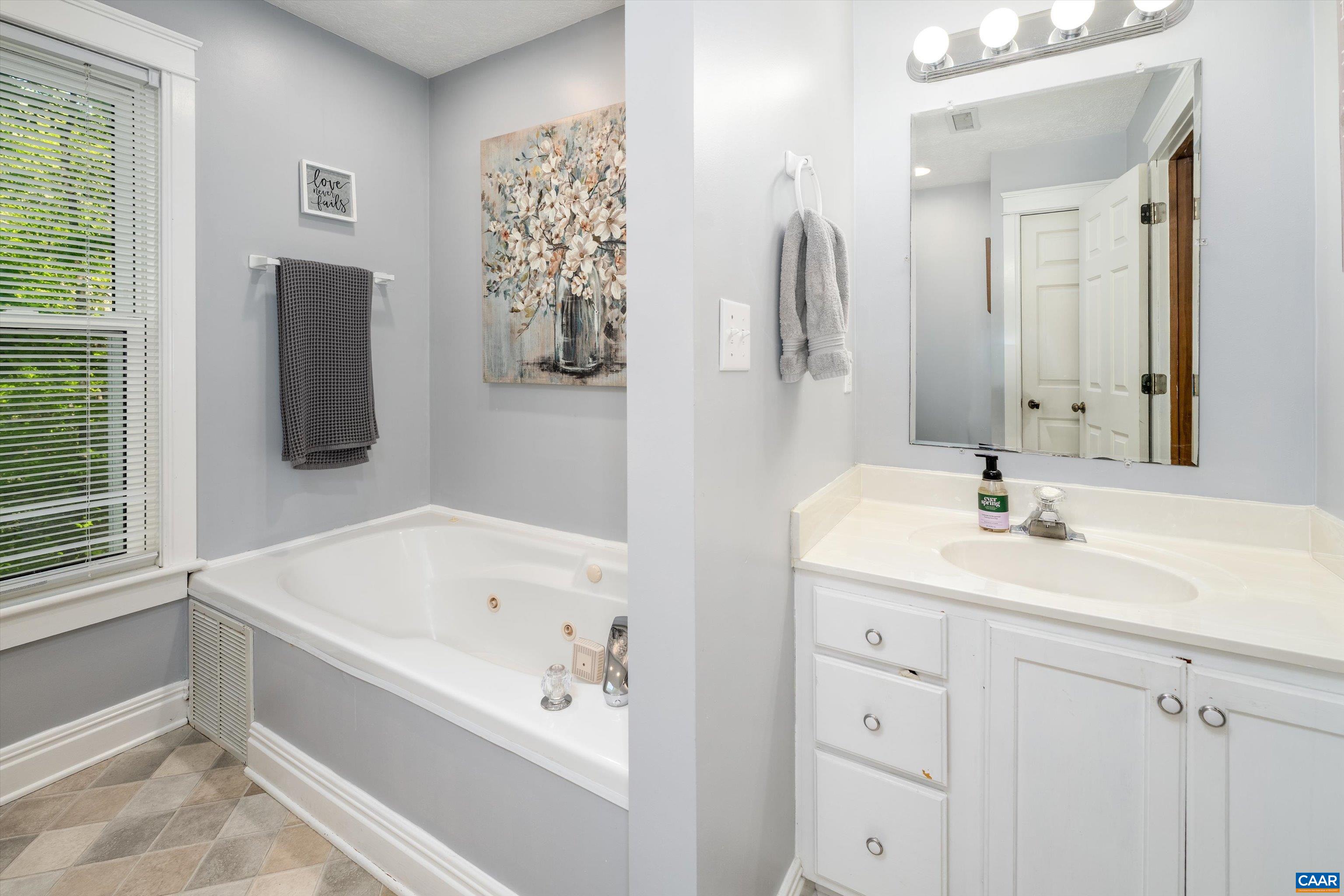 5 IROQUOIS WAY, PALMYRA, Virginia 22963, 4 Bedrooms Bedrooms, ,3 BathroomsBathrooms,Residential,5 IROQUOIS WAY,675676 MLS # 675676