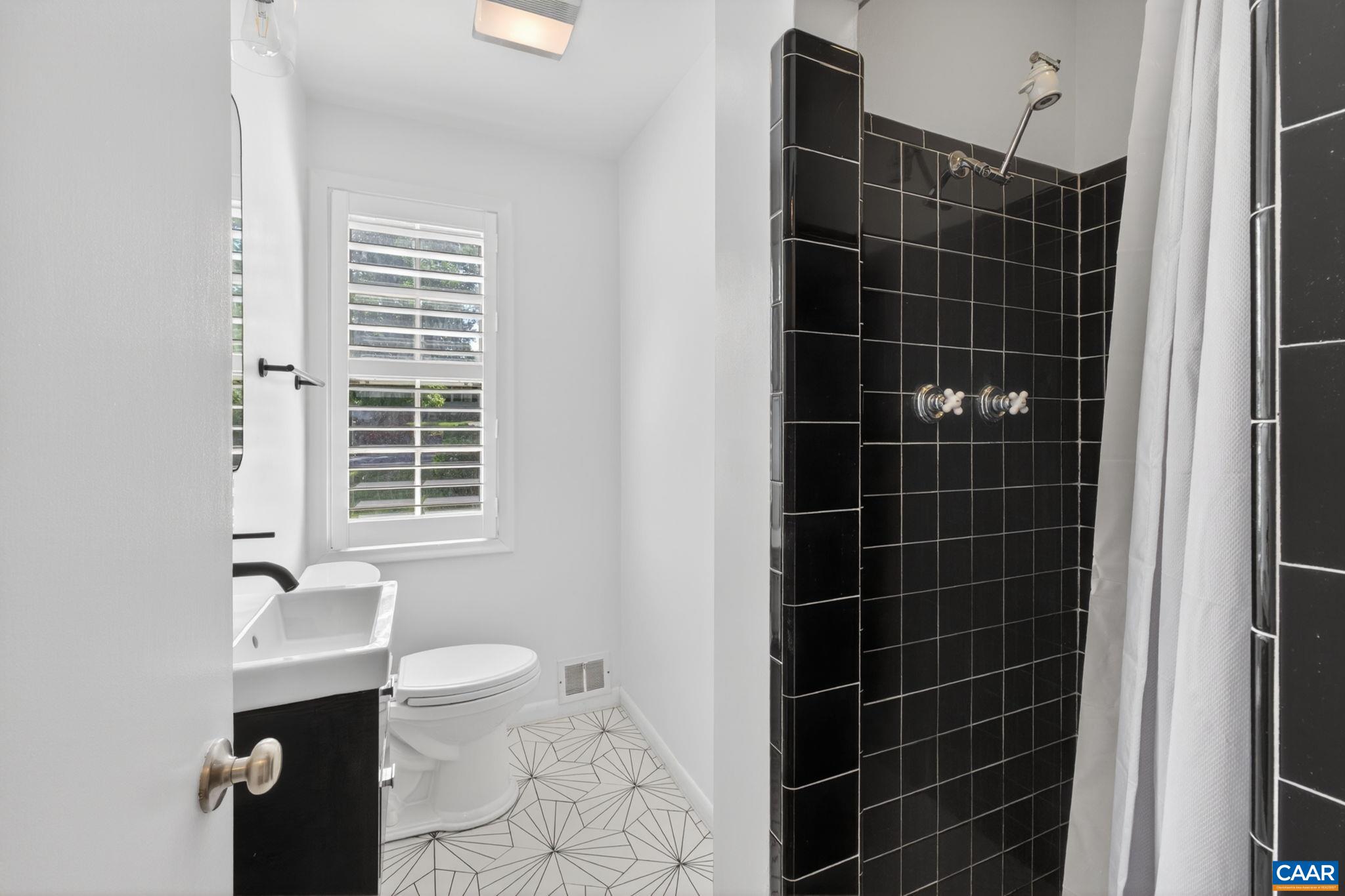 128 N BENNINGTON RD, CHARLOTTESVILLE, Virginia 22901, 4 Bedrooms Bedrooms, ,3 BathroomsBathrooms,Residential,128 N BENNINGTON RD,676052 MLS # 676052