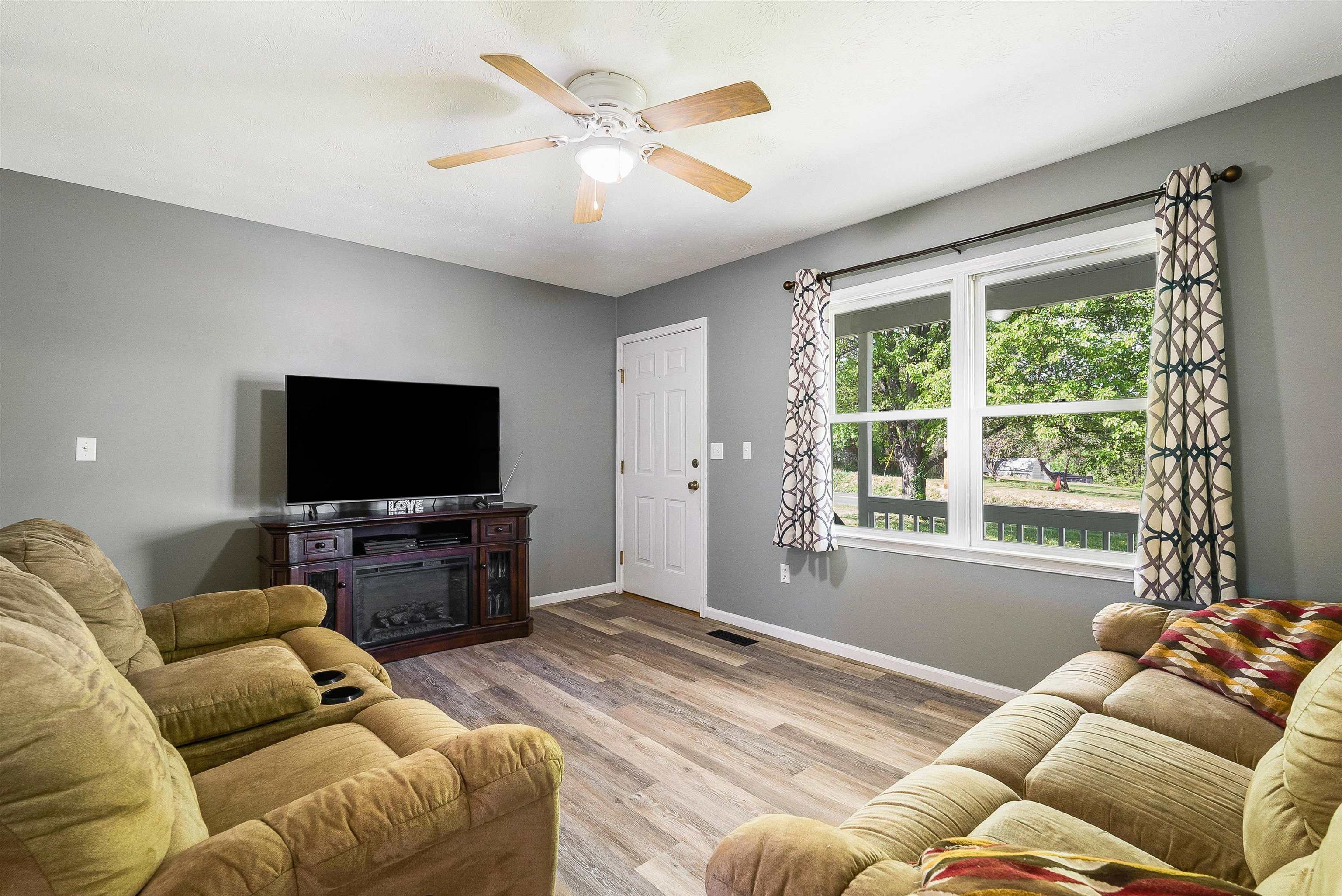 868 PATTON FARM RD, STUARTS DRAFT, Virginia 24477, 3 Bedrooms Bedrooms, ,2 BathroomsBathrooms,Residential,868 PATTON FARM RD,676152 MLS # 676152