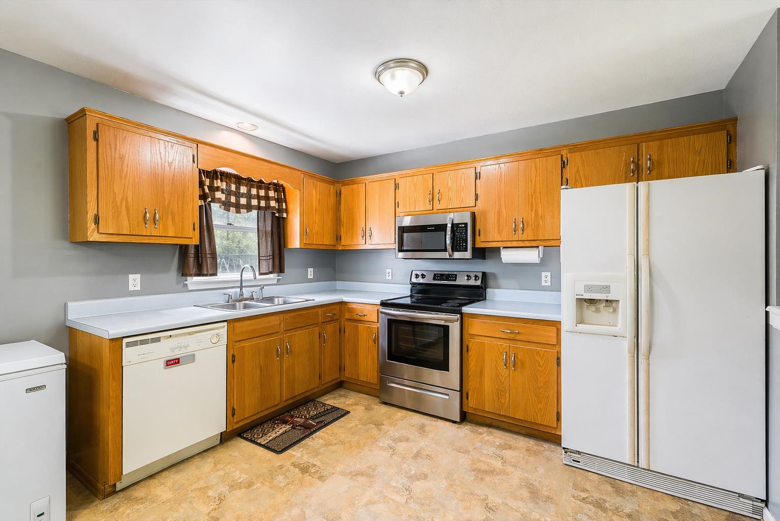 868 PATTON FARM RD, STUARTS DRAFT, Virginia 24477, 3 Bedrooms Bedrooms, ,2 BathroomsBathrooms,Residential,868 PATTON FARM RD,676152 MLS # 676152