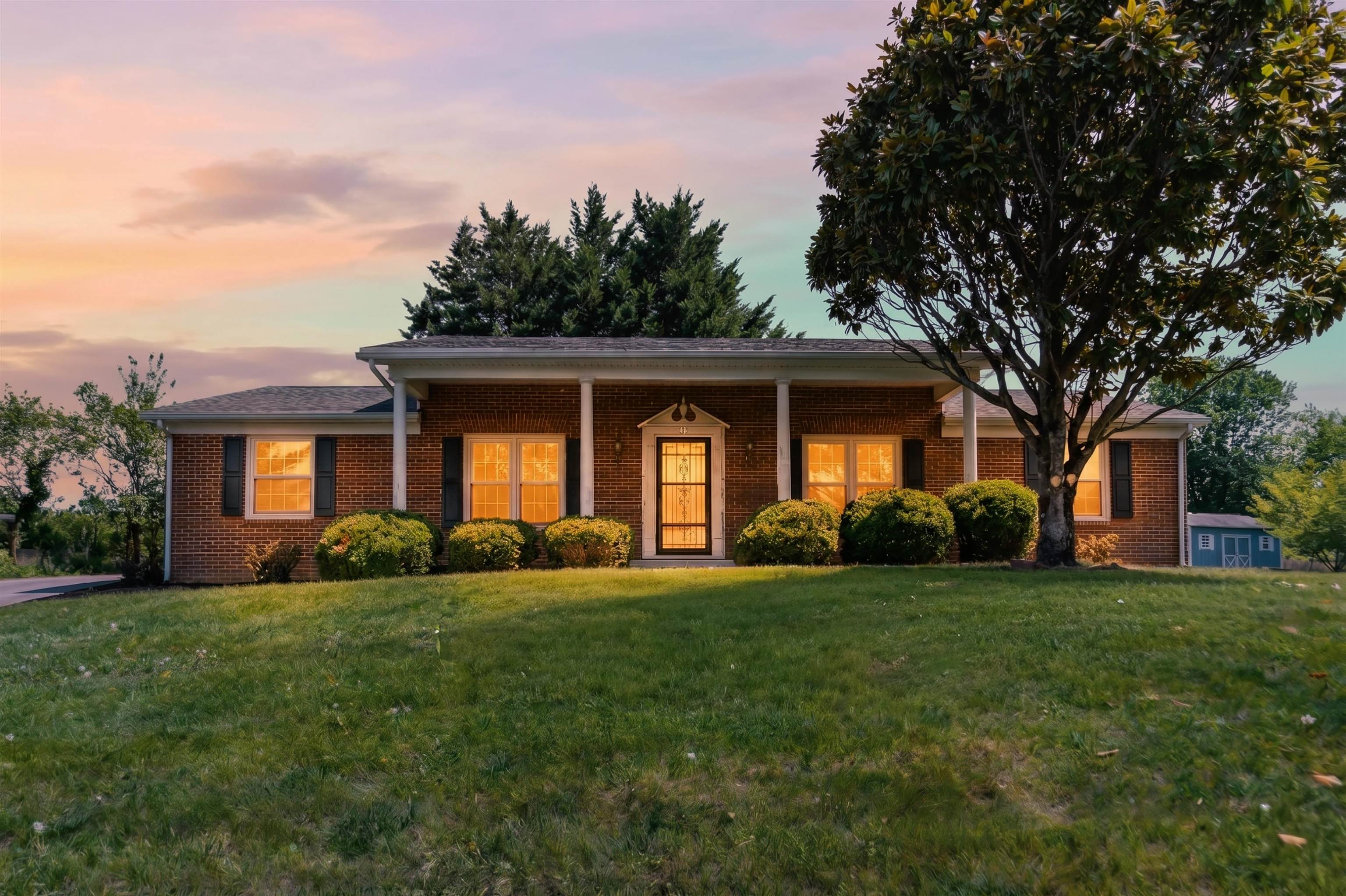 56 IDLEWOOD BLVD, STAUNTON, Virginia 24401, 4 Bedrooms Bedrooms, ,2 BathroomsBathrooms,Residential,56 IDLEWOOD BLVD,676153 MLS # 676153