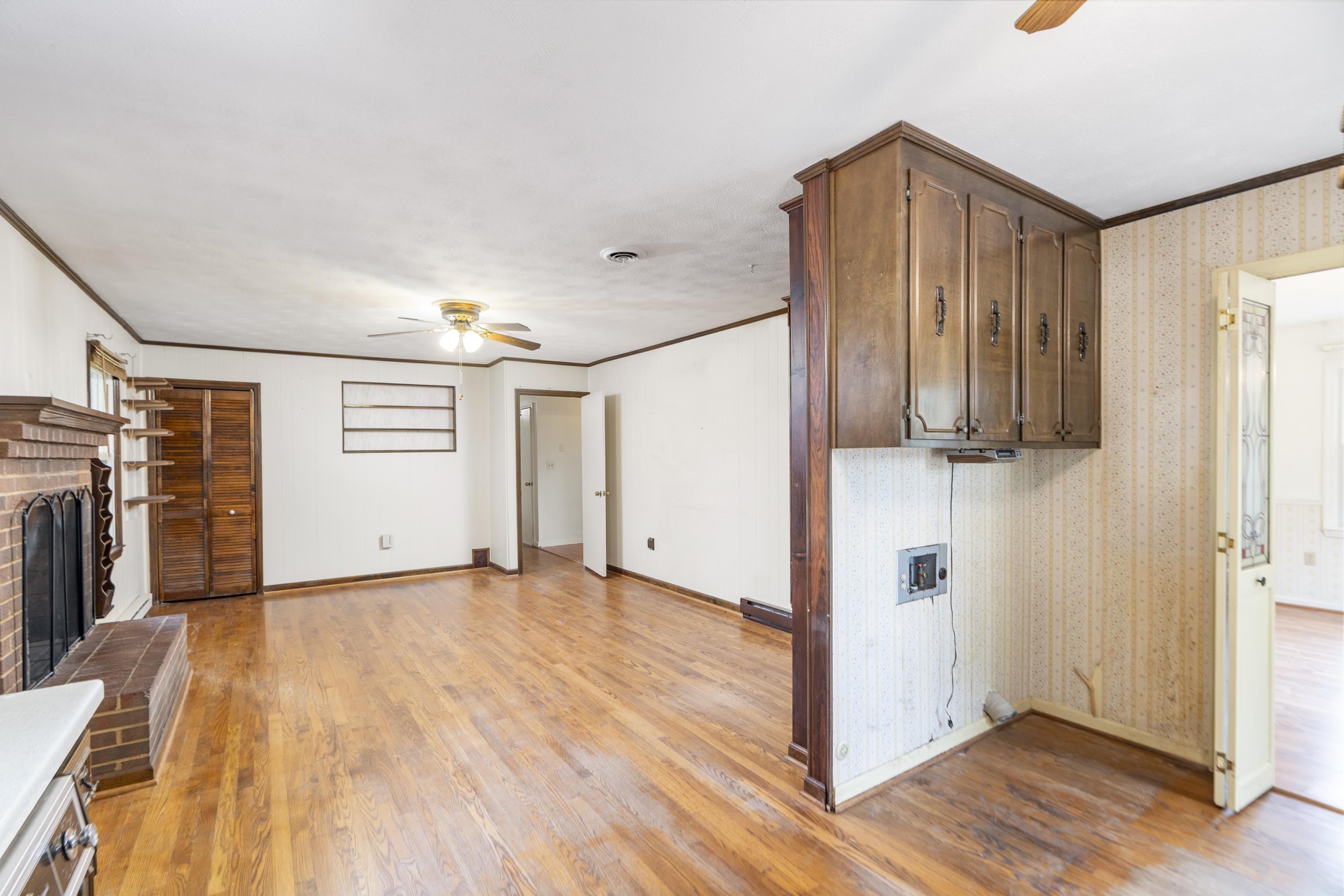 56 IDLEWOOD BLVD, STAUNTON, Virginia 24401, 4 Bedrooms Bedrooms, ,2 BathroomsBathrooms,Residential,56 IDLEWOOD BLVD,676153 MLS # 676153