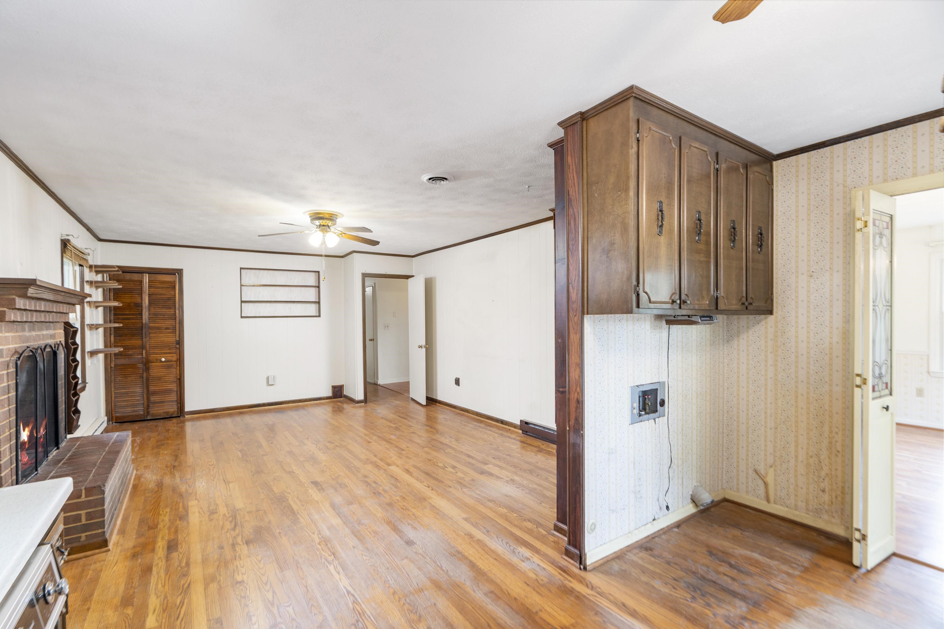 56 IDLEWOOD BLVD, STAUNTON, Virginia 24401, 4 Bedrooms Bedrooms, ,2 BathroomsBathrooms,Residential,56 IDLEWOOD BLVD,676153 MLS # 676153