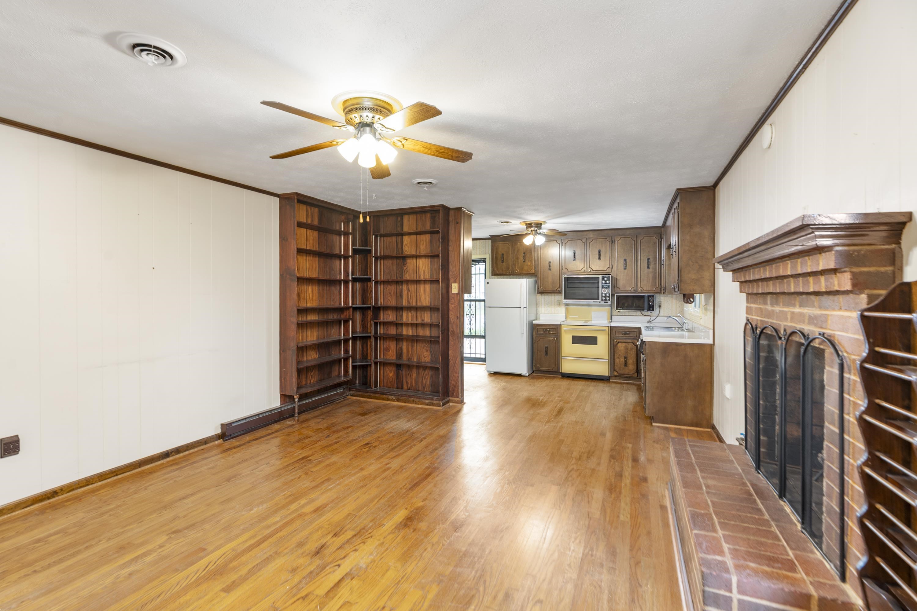 56 IDLEWOOD BLVD, STAUNTON, Virginia 24401, 4 Bedrooms Bedrooms, ,2 BathroomsBathrooms,Residential,56 IDLEWOOD BLVD,676153 MLS # 676153