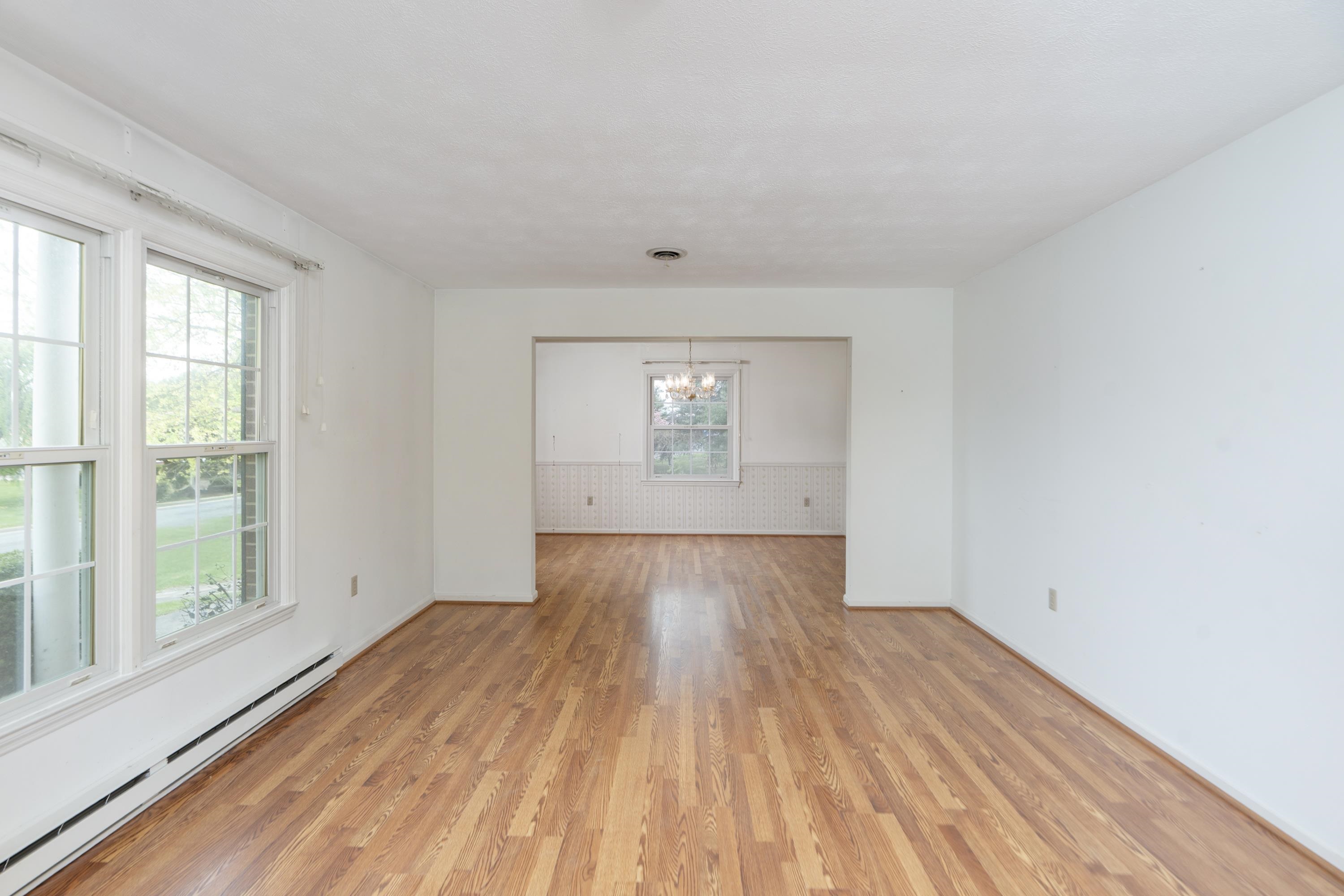 56 IDLEWOOD BLVD, STAUNTON, Virginia 24401, 4 Bedrooms Bedrooms, ,2 BathroomsBathrooms,Residential,56 IDLEWOOD BLVD,676153 MLS # 676153