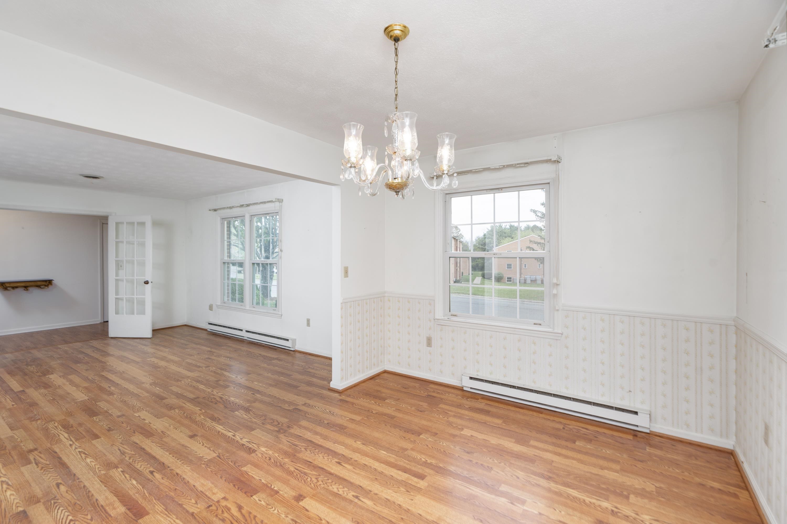 56 IDLEWOOD BLVD, STAUNTON, Virginia 24401, 4 Bedrooms Bedrooms, ,2 BathroomsBathrooms,Residential,56 IDLEWOOD BLVD,676153 MLS # 676153