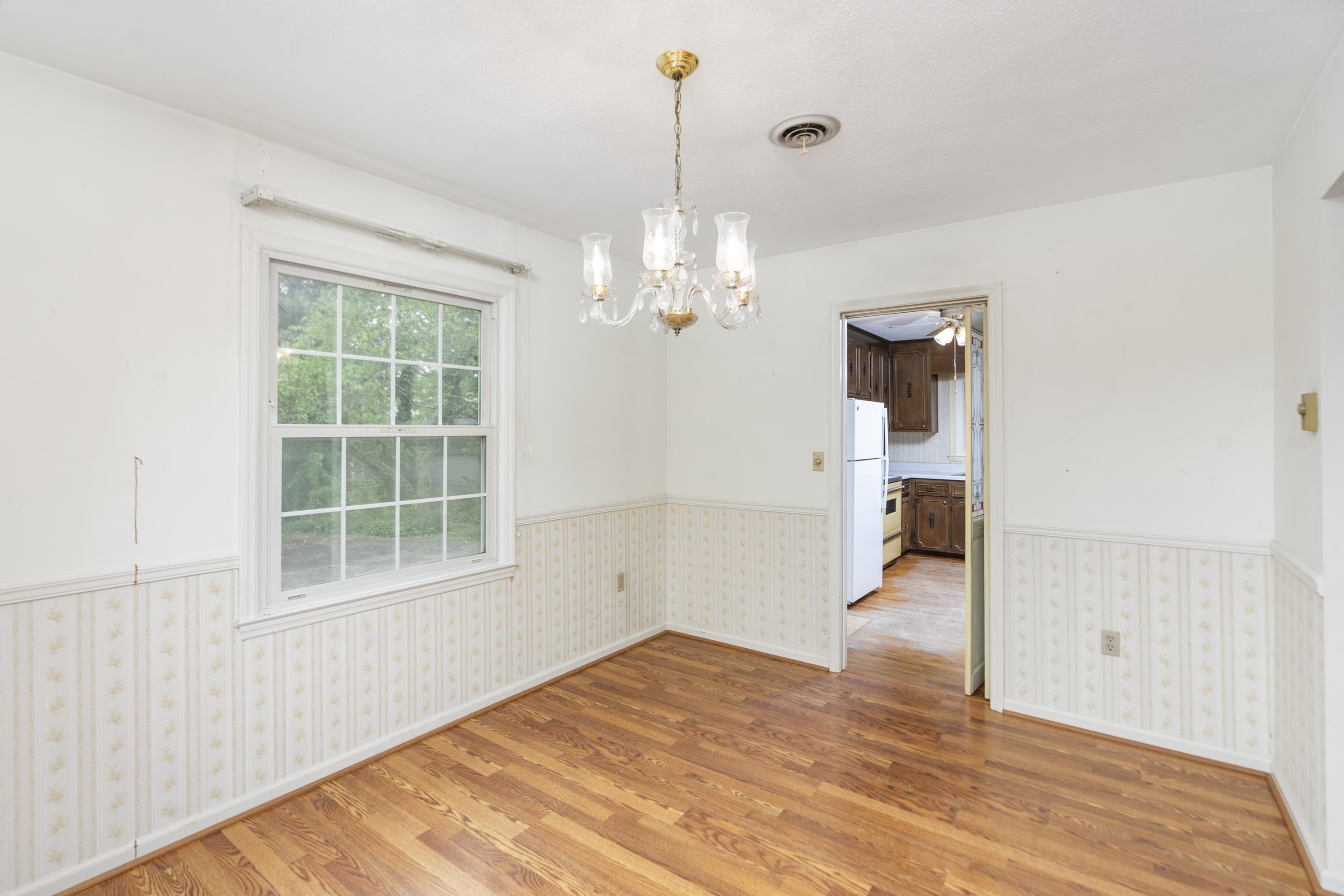 56 IDLEWOOD BLVD, STAUNTON, Virginia 24401, 4 Bedrooms Bedrooms, ,2 BathroomsBathrooms,Residential,56 IDLEWOOD BLVD,676153 MLS # 676153