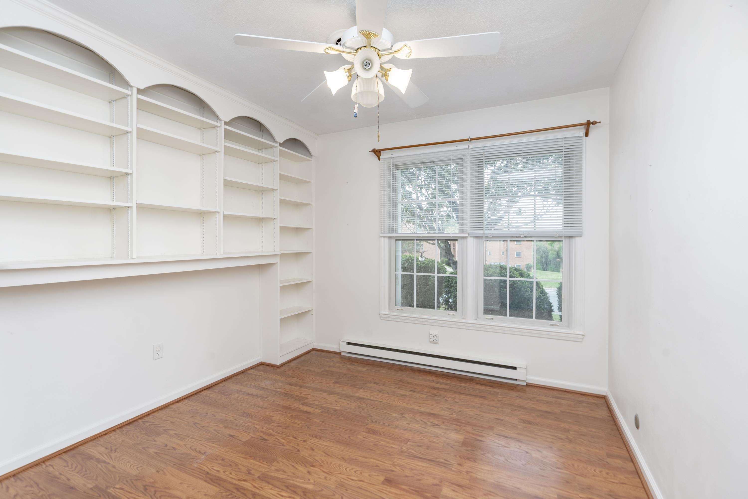 56 IDLEWOOD BLVD, STAUNTON, Virginia 24401, 4 Bedrooms Bedrooms, ,2 BathroomsBathrooms,Residential,56 IDLEWOOD BLVD,676153 MLS # 676153