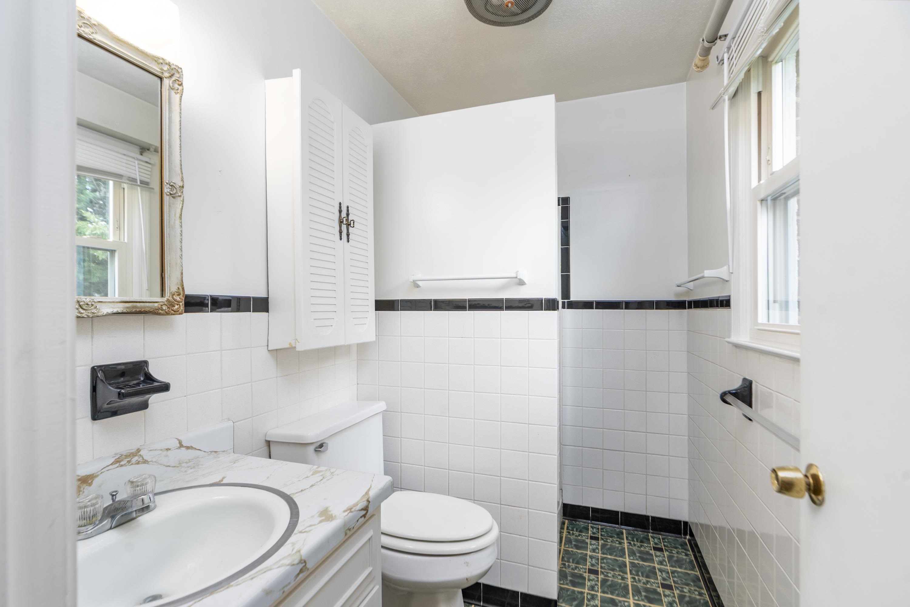 56 IDLEWOOD BLVD, STAUNTON, Virginia 24401, 4 Bedrooms Bedrooms, ,2 BathroomsBathrooms,Residential,56 IDLEWOOD BLVD,676153 MLS # 676153