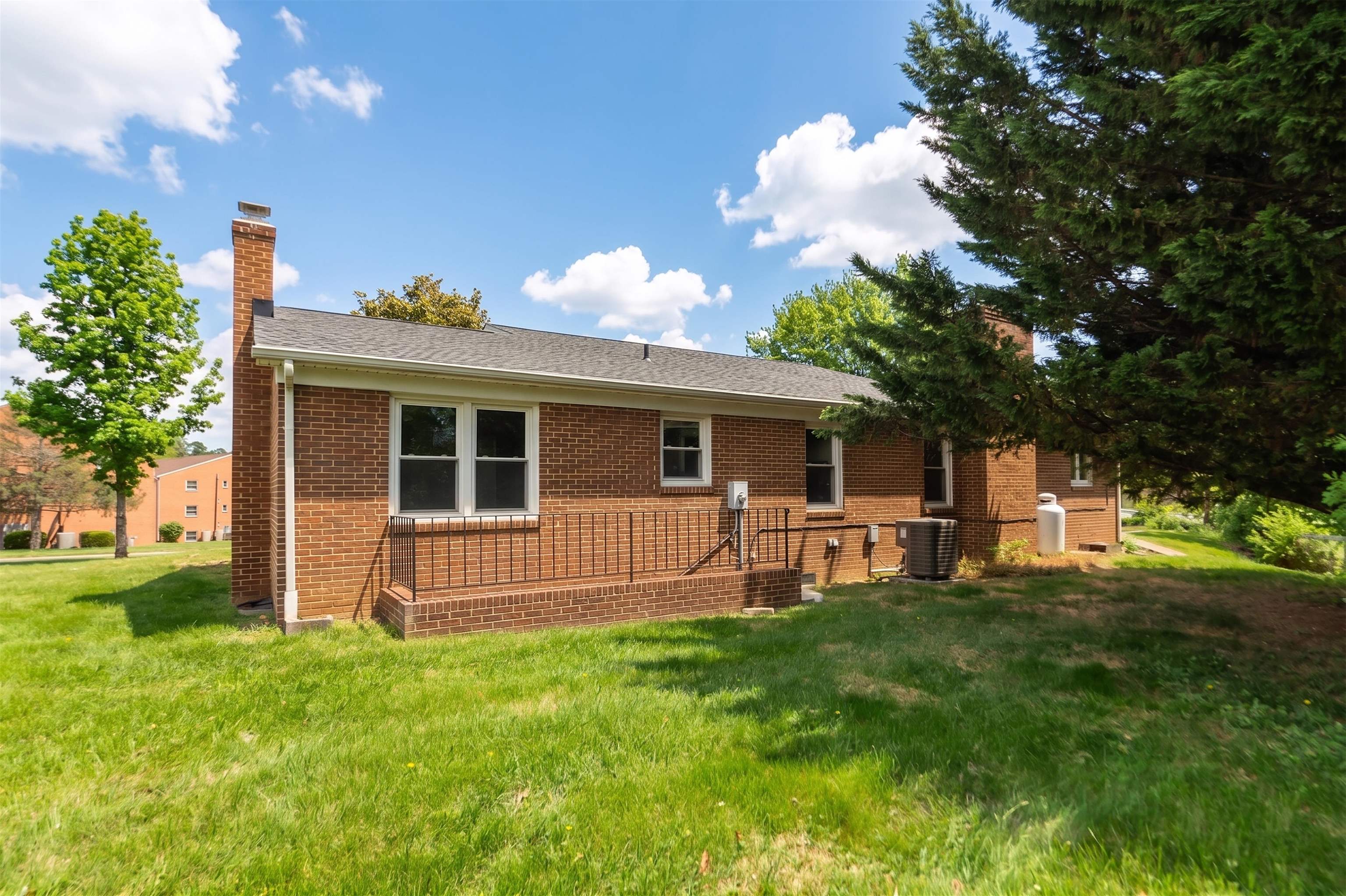 56 IDLEWOOD BLVD, STAUNTON, Virginia 24401, 4 Bedrooms Bedrooms, ,2 BathroomsBathrooms,Residential,56 IDLEWOOD BLVD,676153 MLS # 676153