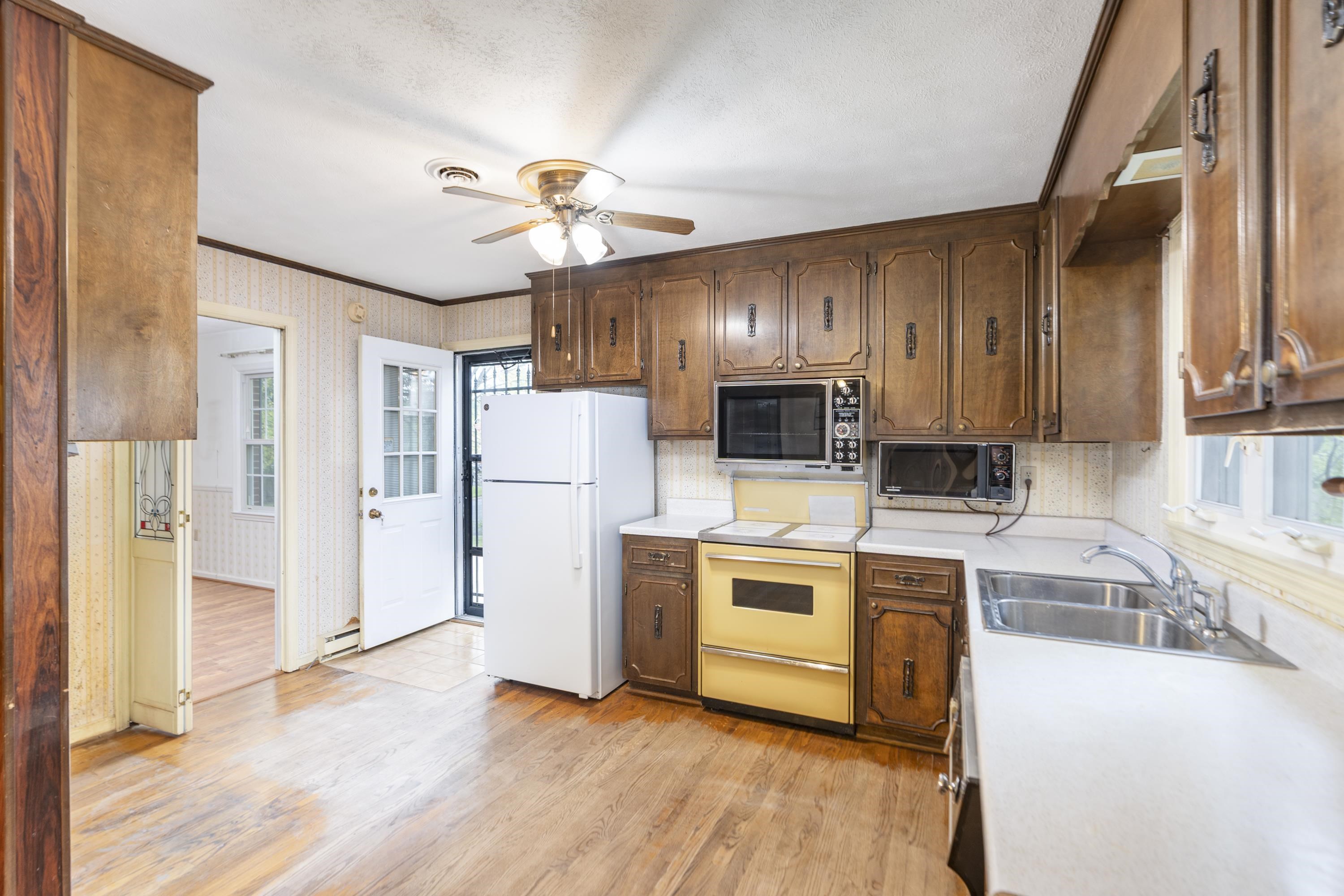 56 IDLEWOOD BLVD, STAUNTON, Virginia 24401, 4 Bedrooms Bedrooms, ,2 BathroomsBathrooms,Residential,56 IDLEWOOD BLVD,676153 MLS # 676153