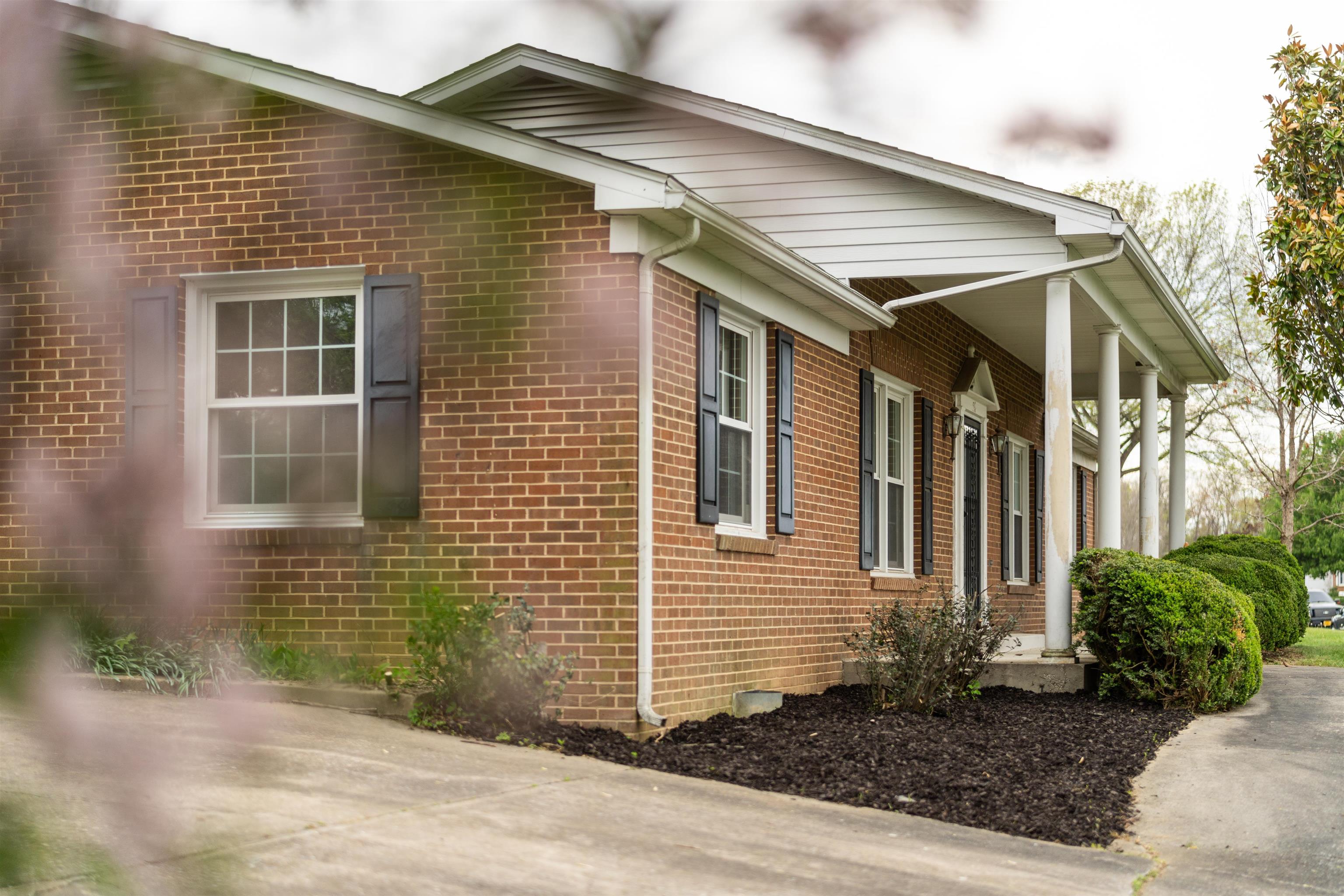 56 IDLEWOOD BLVD, STAUNTON, Virginia 24401, 4 Bedrooms Bedrooms, ,2 BathroomsBathrooms,Residential,56 IDLEWOOD BLVD,676153 MLS # 676153