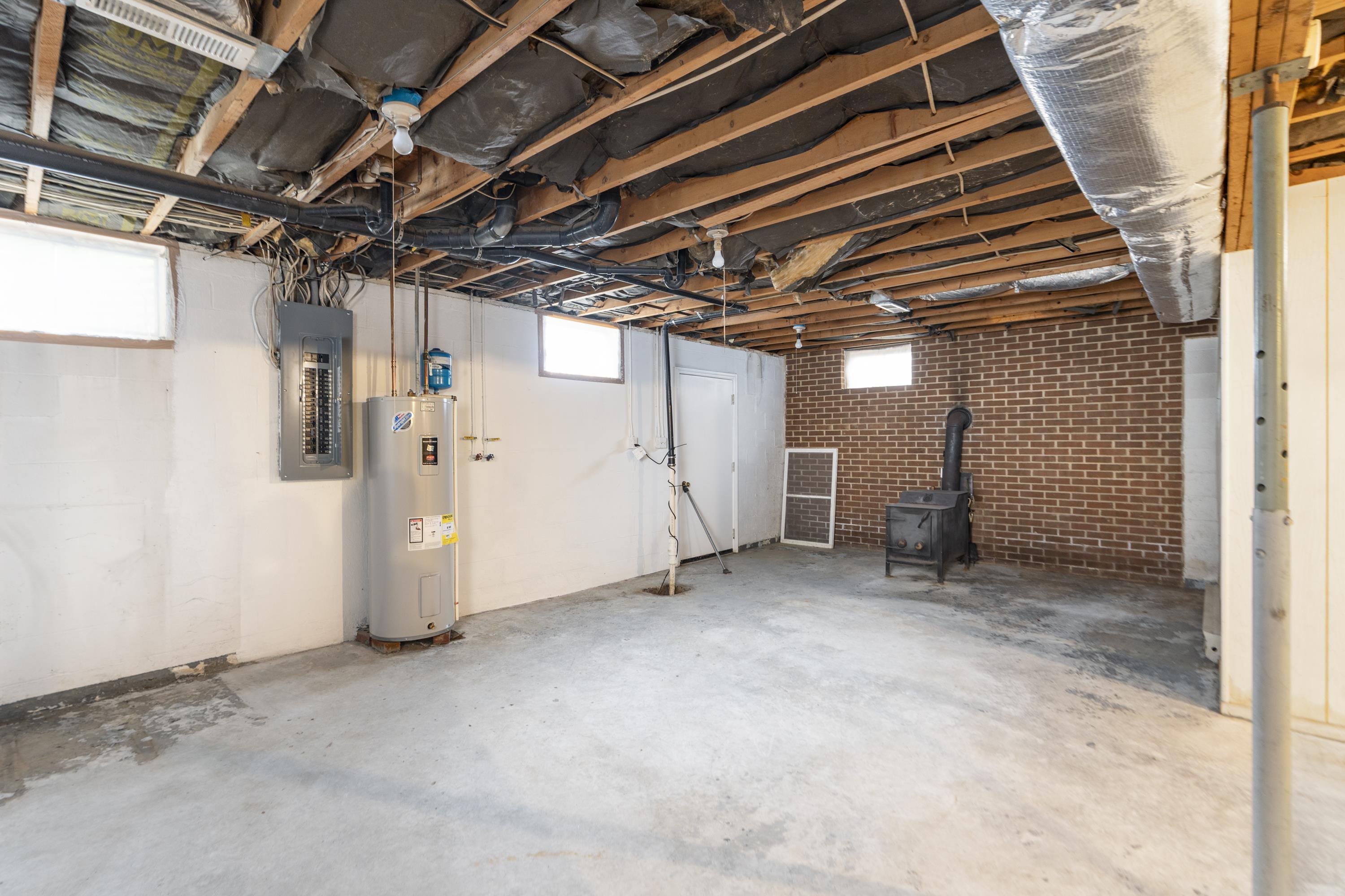 56 IDLEWOOD BLVD, STAUNTON, Virginia 24401, 4 Bedrooms Bedrooms, ,2 BathroomsBathrooms,Residential,56 IDLEWOOD BLVD,676153 MLS # 676153