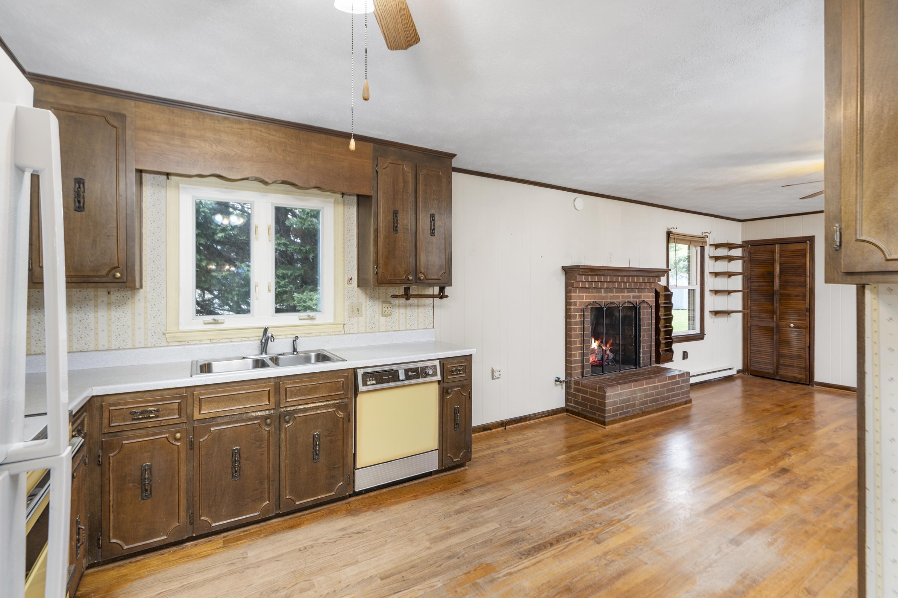 56 IDLEWOOD BLVD, STAUNTON, Virginia 24401, 4 Bedrooms Bedrooms, ,2 BathroomsBathrooms,Residential,56 IDLEWOOD BLVD,676153 MLS # 676153