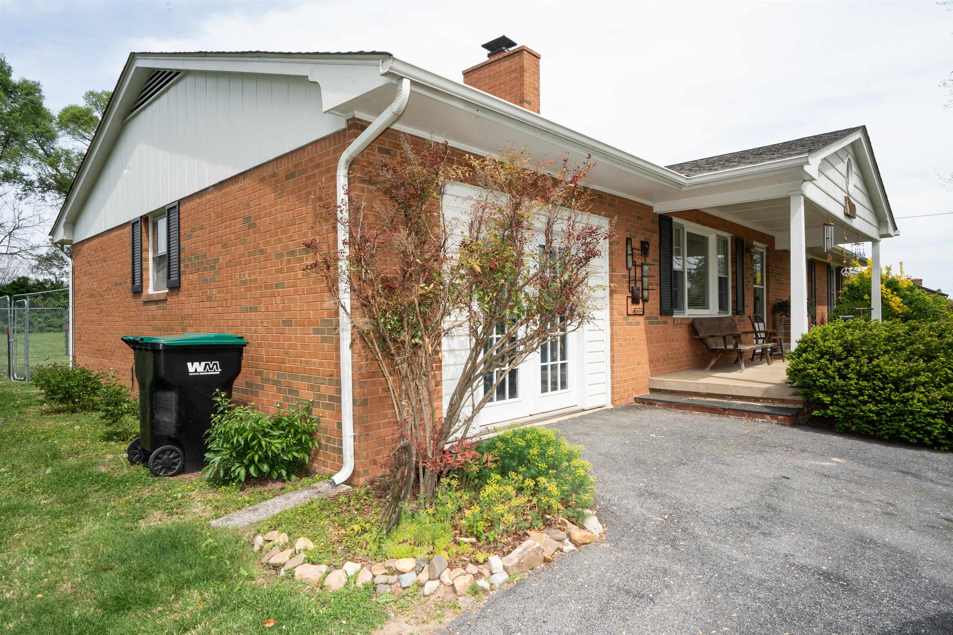 9839 MASSANUTTEN AVE, NEW MARKET, Virginia 22844, 4 Bedrooms Bedrooms, ,2 BathroomsBathrooms,Residential,9839 MASSANUTTEN AVE,676154 MLS # 676154