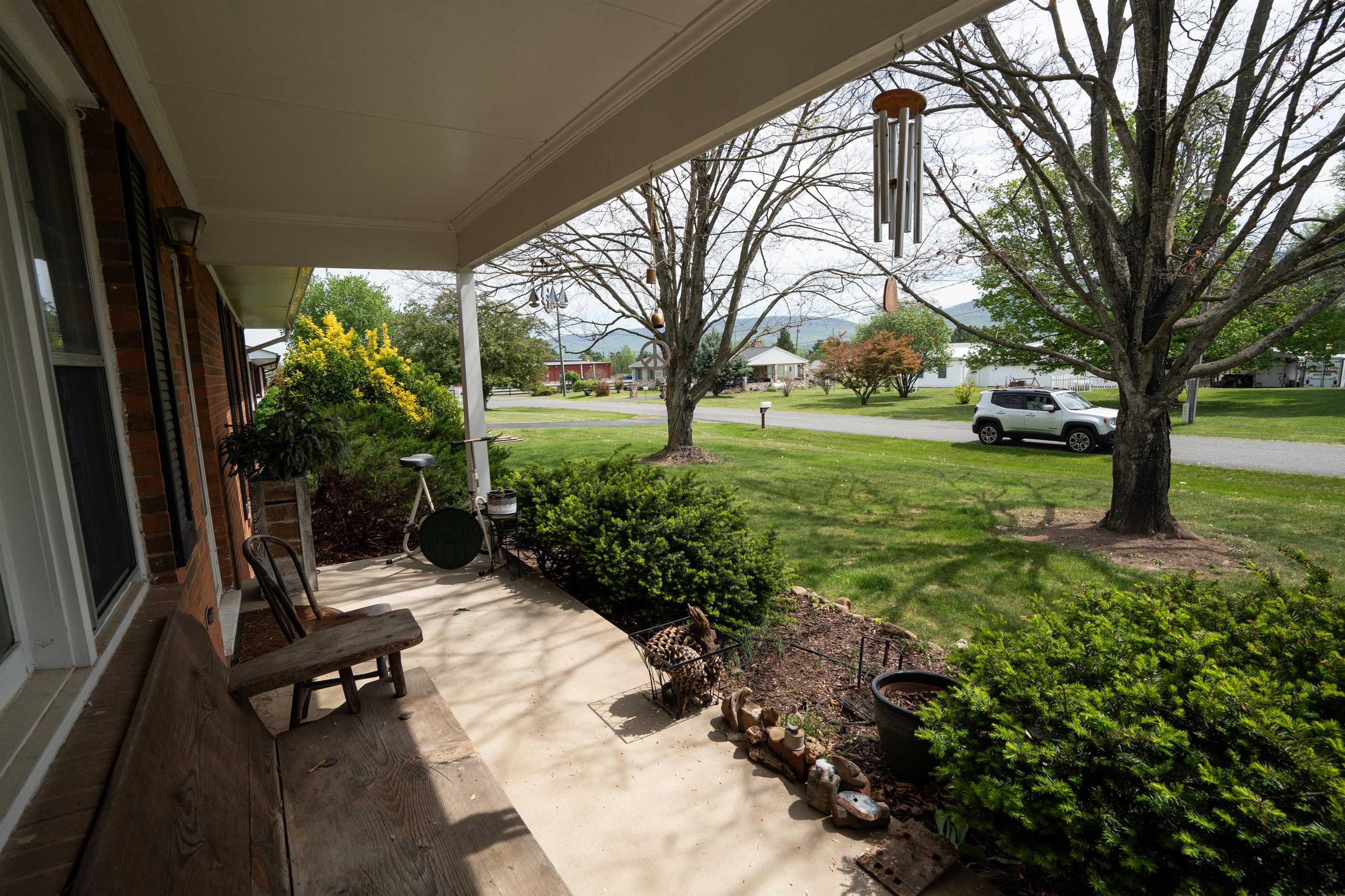 9839 MASSANUTTEN AVE, NEW MARKET, Virginia 22844, 4 Bedrooms Bedrooms, ,2 BathroomsBathrooms,Residential,9839 MASSANUTTEN AVE,676154 MLS # 676154