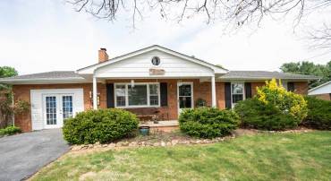 9839 MASSANUTTEN AVE, NEW MARKET, Virginia 22844, 4 Bedrooms Bedrooms, ,2 BathroomsBathrooms,Residential,9839 MASSANUTTEN AVE,676154 MLS # 676154