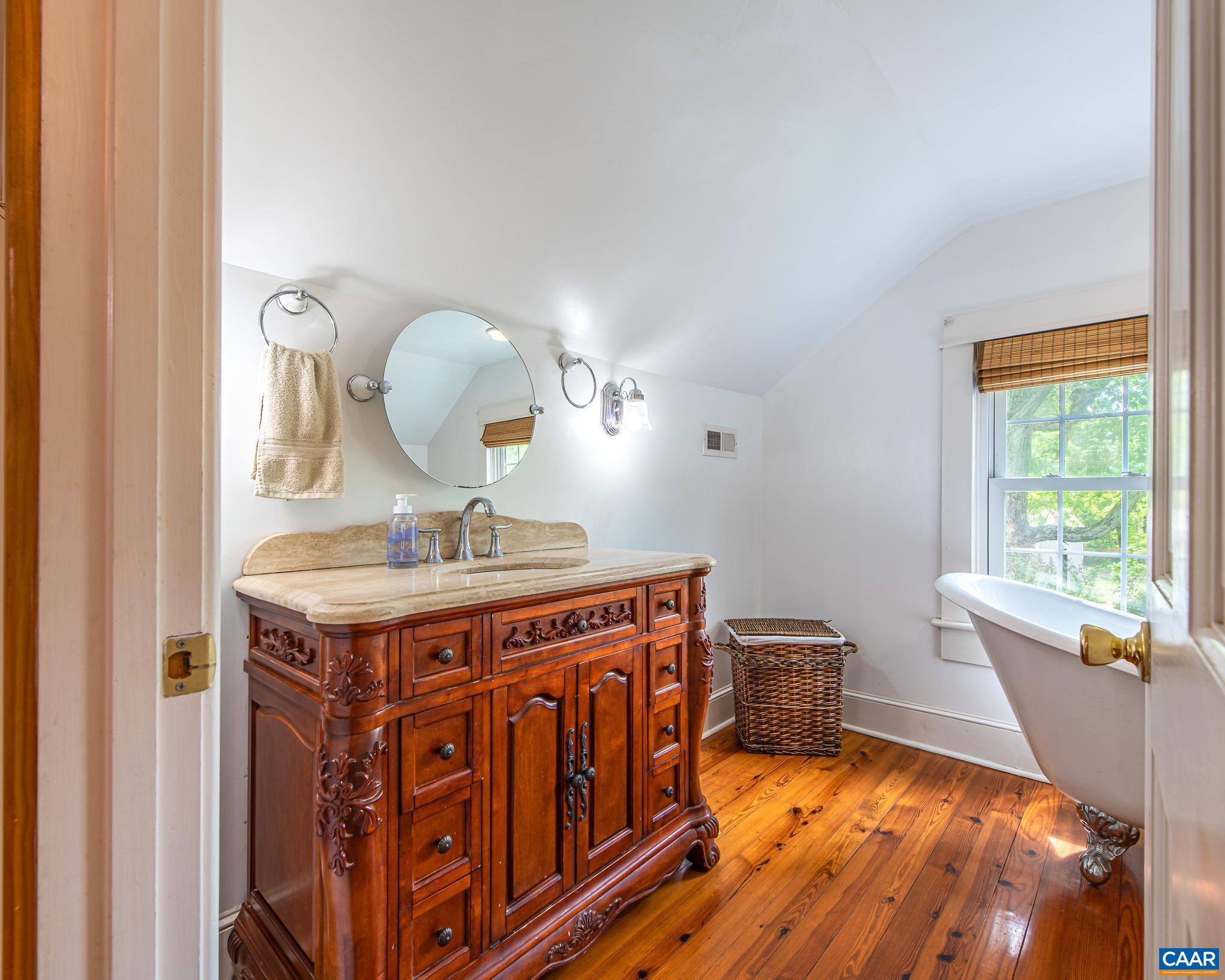 12500 SHANNON HILL RD, LOUISA, Virginia 23093, 3 Bedrooms Bedrooms, ,2 BathroomsBathrooms,Residential,12500 SHANNON HILL RD,676155 MLS # 676155