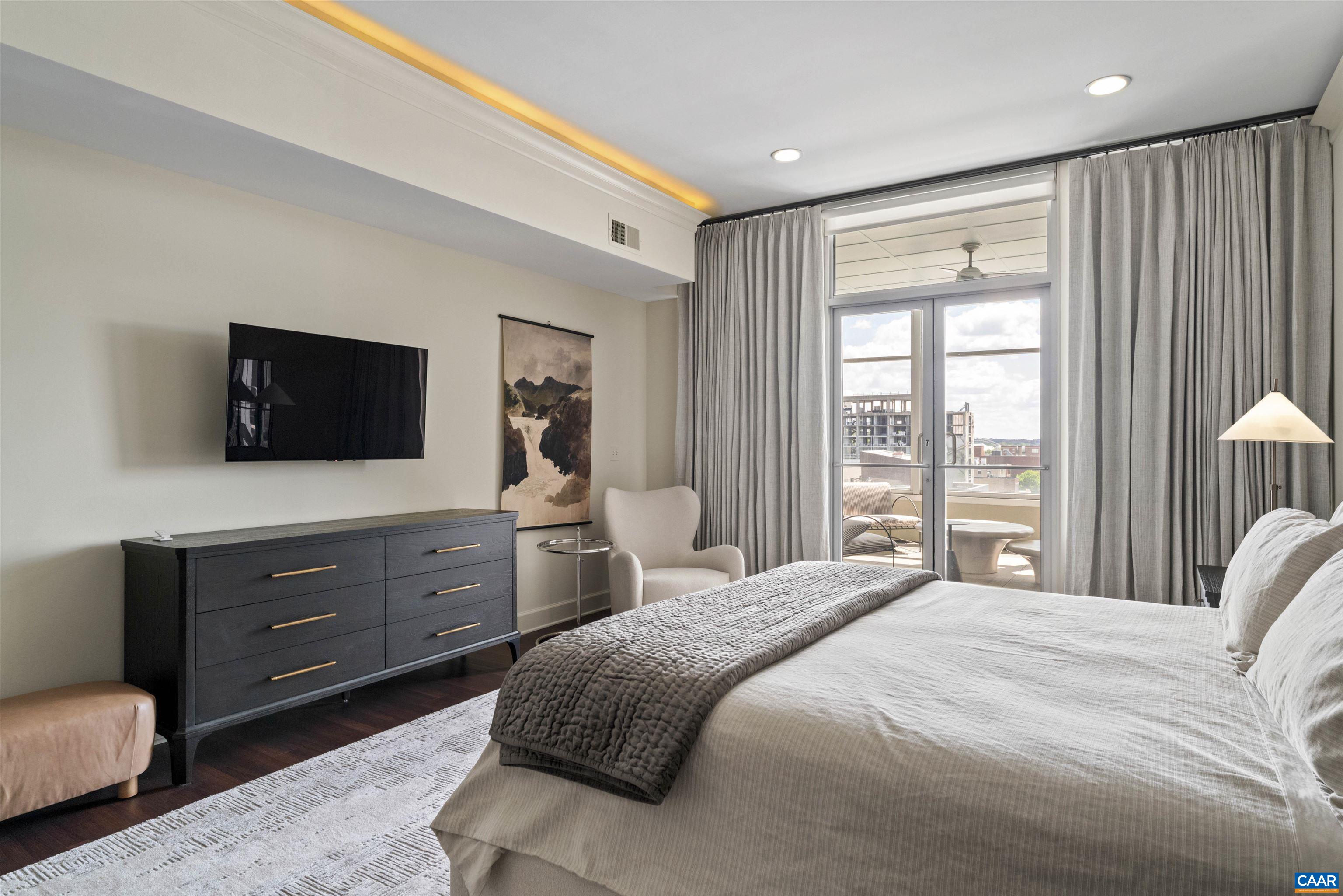 218 W WATER ST, CHARLOTTESVILLE, Virginia 22902, 2 Bedrooms Bedrooms, ,2 BathroomsBathrooms,Residential,218 W WATER ST,676162 MLS # 676162