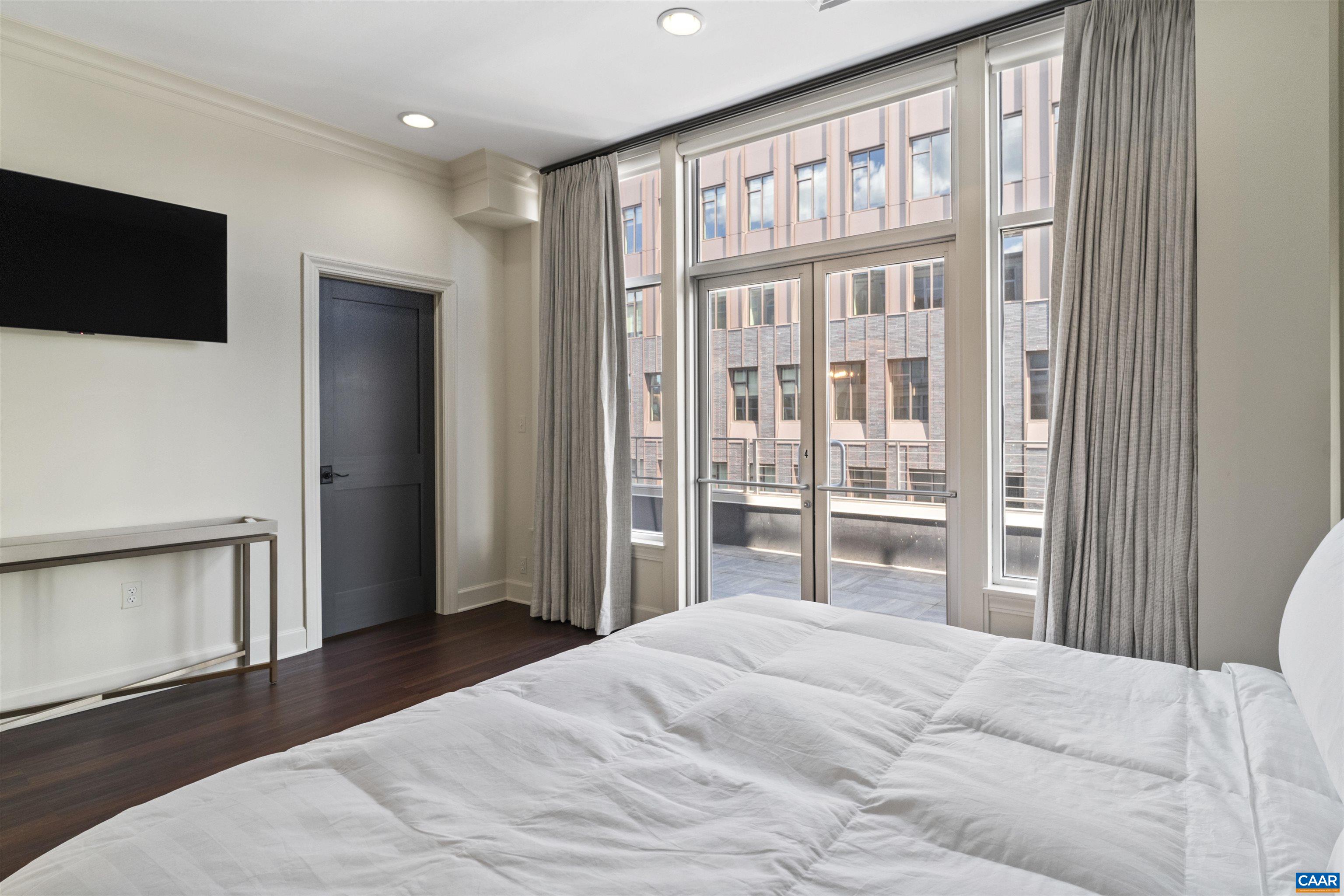 218 W WATER ST, CHARLOTTESVILLE, Virginia 22902, 2 Bedrooms Bedrooms, ,2 BathroomsBathrooms,Residential,218 W WATER ST,676162 MLS # 676162