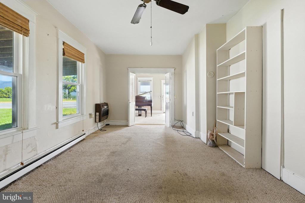 1819 US HIGHWAY 211 W, LURAY, Virginia 22835, 3 Bedrooms Bedrooms, ,2 BathroomsBathrooms,Residential,1819 US HIGHWAY 211 W,VAPA2005312 MLS # VAPA2005312