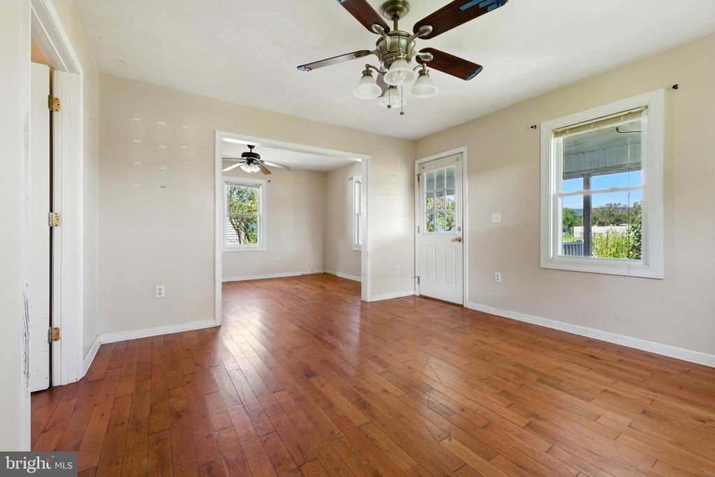 1819 US HIGHWAY 211 W, LURAY, Virginia 22835, 3 Bedrooms Bedrooms, ,2 BathroomsBathrooms,Residential,1819 US HIGHWAY 211 W,VAPA2005312 MLS # VAPA2005312