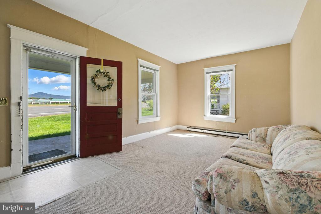 1819 US HIGHWAY 211 W, LURAY, Virginia 22835, 3 Bedrooms Bedrooms, ,2 BathroomsBathrooms,Residential,1819 US HIGHWAY 211 W,VAPA2005312 MLS # VAPA2005312