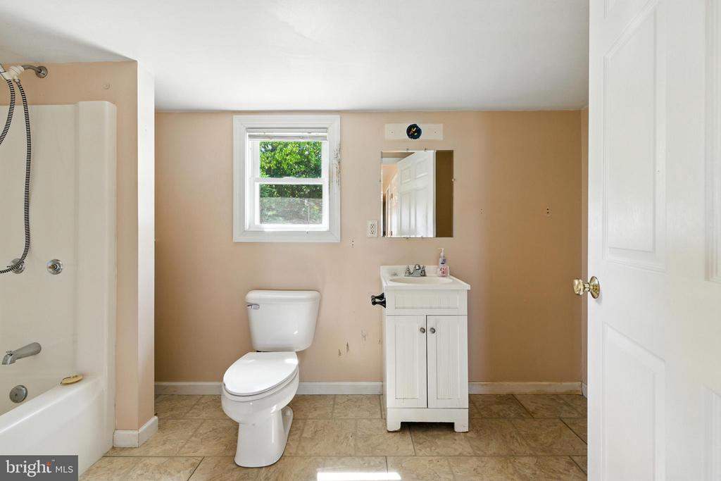 1819 US HIGHWAY 211 W, LURAY, Virginia 22835, 3 Bedrooms Bedrooms, ,2 BathroomsBathrooms,Residential,1819 US HIGHWAY 211 W,VAPA2005312 MLS # VAPA2005312