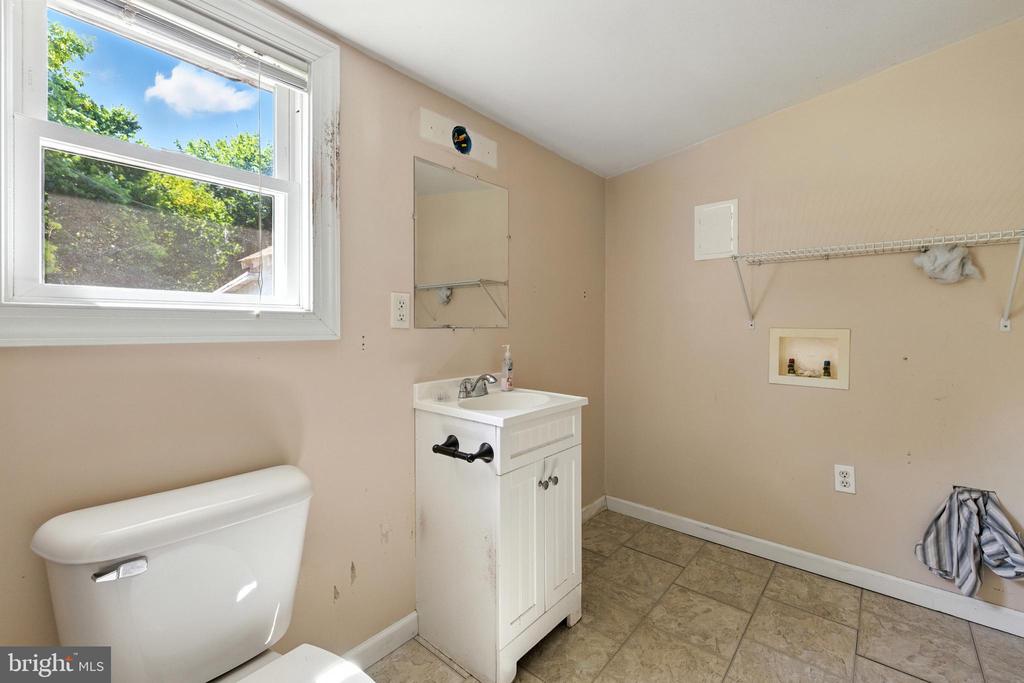 1819 US HIGHWAY 211 W, LURAY, Virginia 22835, 3 Bedrooms Bedrooms, ,2 BathroomsBathrooms,Residential,1819 US HIGHWAY 211 W,VAPA2005312 MLS # VAPA2005312