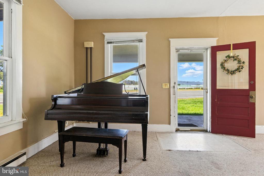 1819 US HIGHWAY 211 W, LURAY, Virginia 22835, 3 Bedrooms Bedrooms, ,2 BathroomsBathrooms,Residential,1819 US HIGHWAY 211 W,VAPA2005312 MLS # VAPA2005312