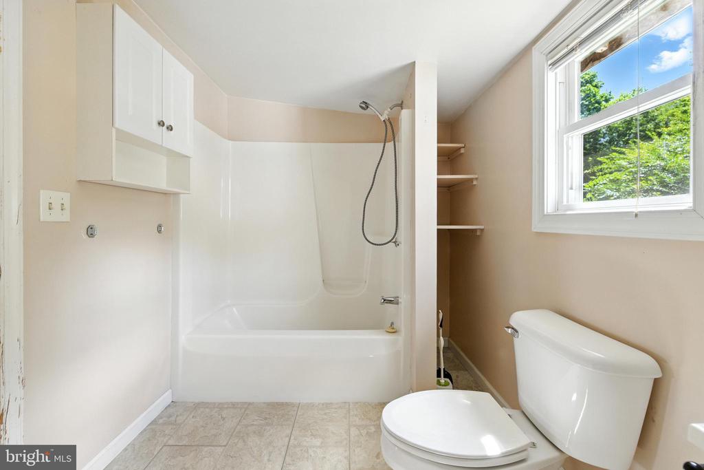 1819 US HIGHWAY 211 W, LURAY, Virginia 22835, 3 Bedrooms Bedrooms, ,2 BathroomsBathrooms,Residential,1819 US HIGHWAY 211 W,VAPA2005312 MLS # VAPA2005312