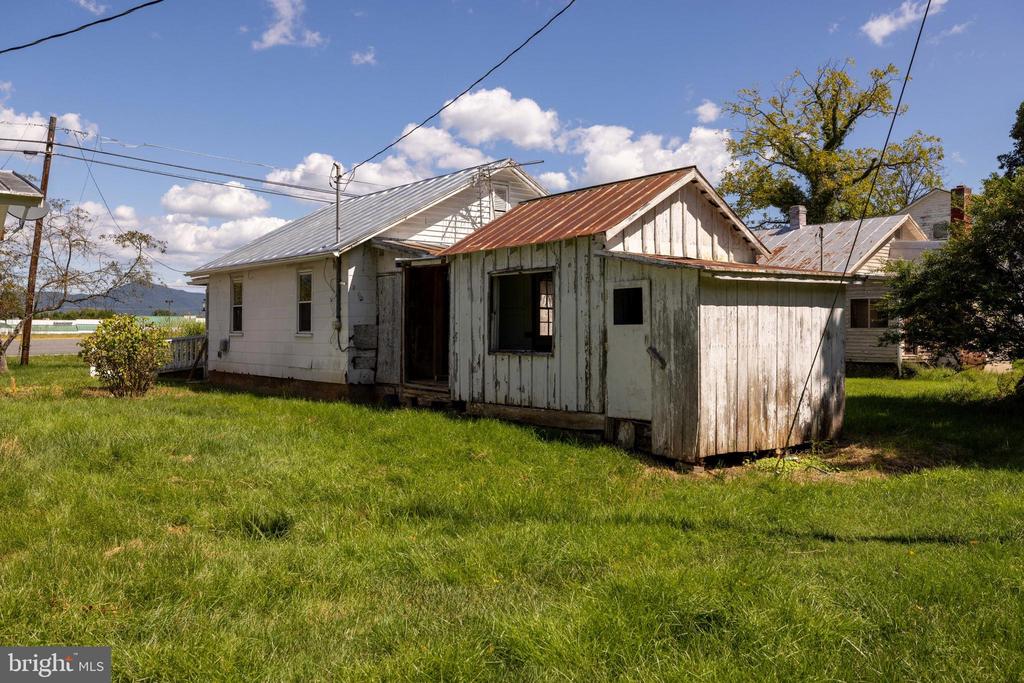 1819 US HIGHWAY 211 W, LURAY, Virginia 22835, 3 Bedrooms Bedrooms, ,2 BathroomsBathrooms,Residential,1819 US HIGHWAY 211 W,VAPA2005312 MLS # VAPA2005312