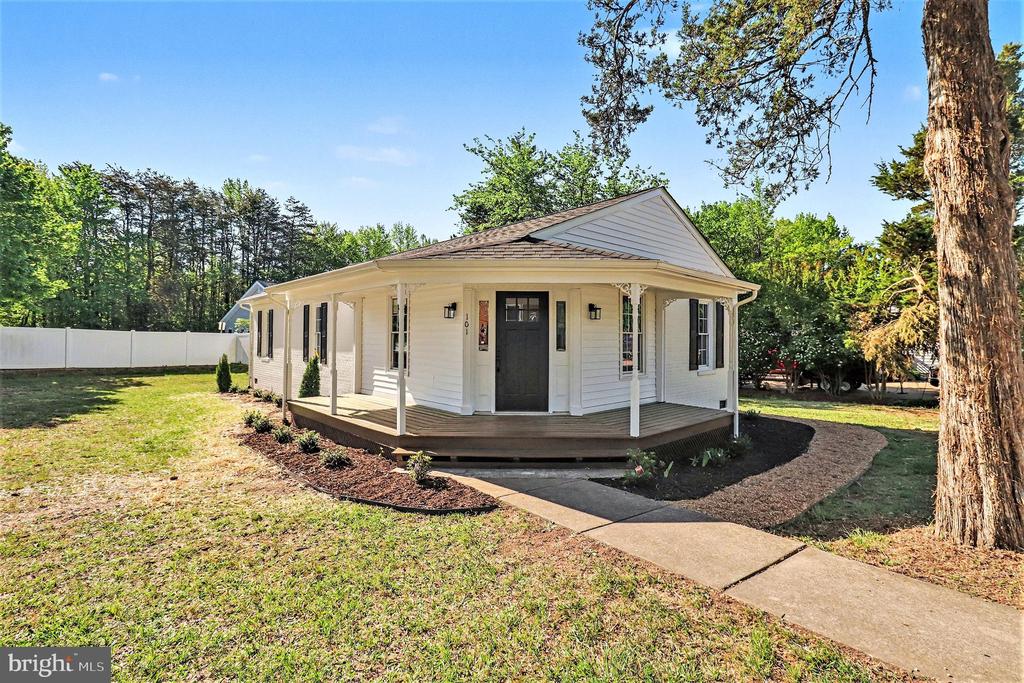 101 SPOTSLEE DR, SPOTSYLVANIA, Virginia 22551, 3 Bedrooms Bedrooms, ,2 BathroomsBathrooms,Residential,101 SPOTSLEE DR,VASP2040970 MLS # VASP2040970