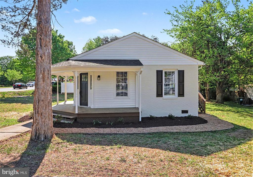 101 SPOTSLEE DR, SPOTSYLVANIA, Virginia 22551, 3 Bedrooms Bedrooms, ,2 BathroomsBathrooms,Residential,101 SPOTSLEE DR,VASP2040970 MLS # VASP2040970