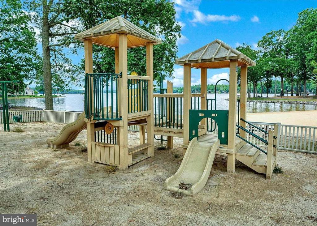 1231 LAKEVIEW PKWY, LOCUST GROVE, Virginia 22508, 3 Bedrooms Bedrooms, ,3 BathroomsBathrooms,Residential,1231 LAKEVIEW PKWY,VAOR2013936 MLS # VAOR2013936