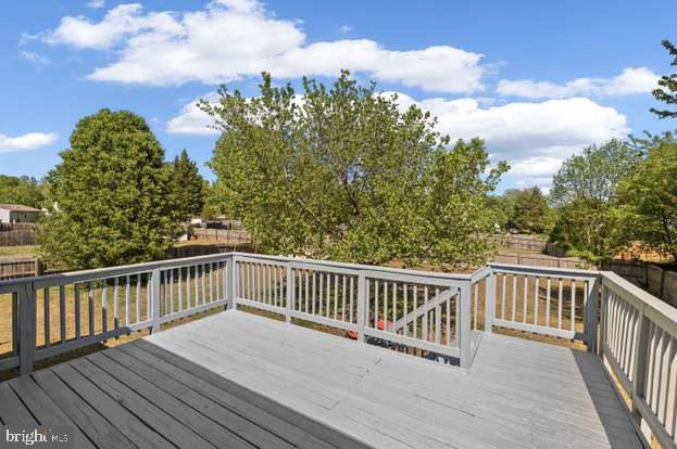 1231 LAKEVIEW PKWY, LOCUST GROVE, Virginia 22508, 3 Bedrooms Bedrooms, ,3 BathroomsBathrooms,Residential,1231 LAKEVIEW PKWY,VAOR2013936 MLS # VAOR2013936