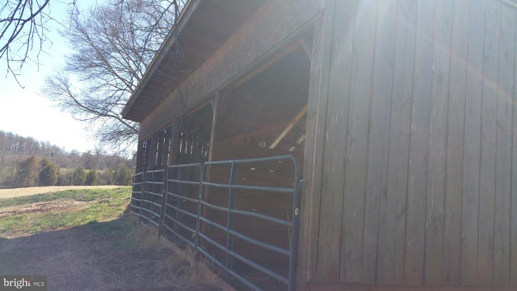 9471 LITTLE SKYLINE DR, ORANGE, Virginia 22960, 4 Bedrooms Bedrooms, ,6 BathroomsBathrooms,Residential,9471 LITTLE SKYLINE DR,VAOR2013928 MLS # VAOR2013928