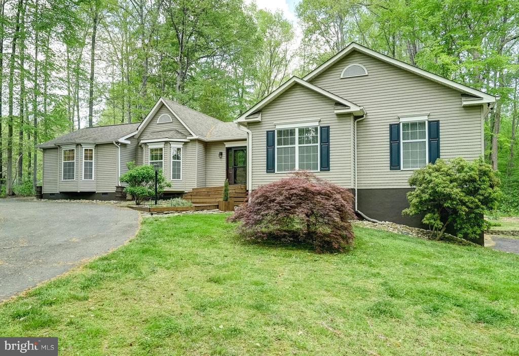 130 OAKLEIGH LN, BUMPASS, Virginia 23024, 4 Bedrooms Bedrooms, ,3 BathroomsBathrooms,Residential,130 OAKLEIGH LN,VALA2009688 MLS # VALA2009688