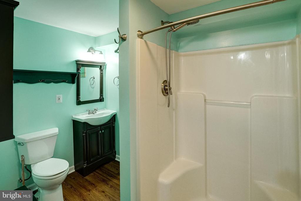 130 OAKLEIGH LN, BUMPASS, Virginia 23024, 4 Bedrooms Bedrooms, ,3 BathroomsBathrooms,Residential,130 OAKLEIGH LN,VALA2009688 MLS # VALA2009688