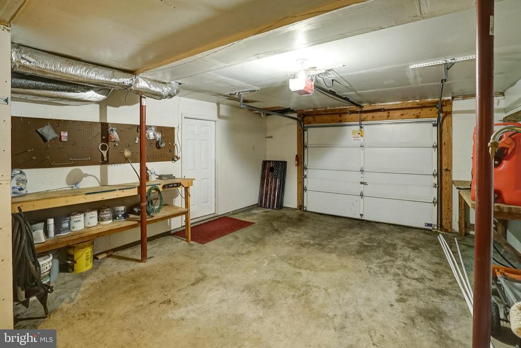 130 OAKLEIGH LN, BUMPASS, Virginia 23024, 4 Bedrooms Bedrooms, ,3 BathroomsBathrooms,Residential,130 OAKLEIGH LN,VALA2009688 MLS # VALA2009688